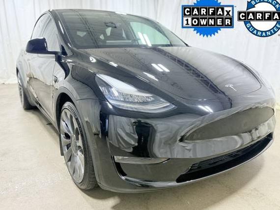 TESLA MODEL Y 2020 5YJYGDEF2LF025555 image